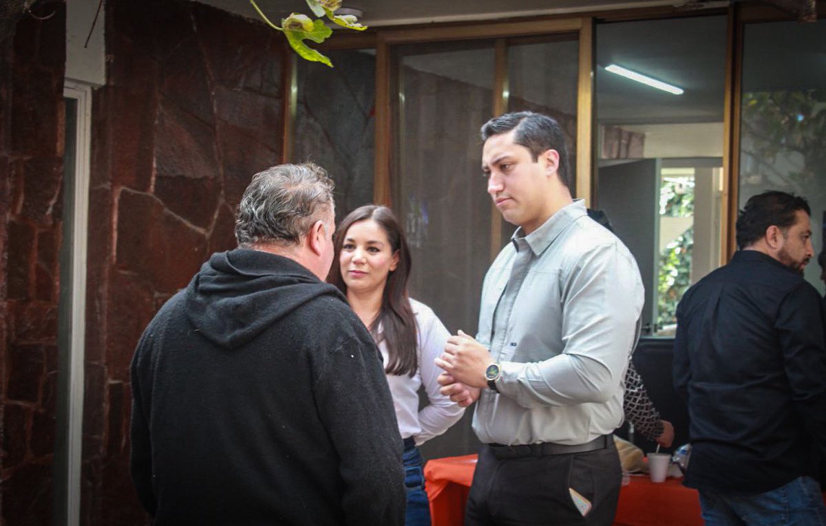 davidojedamx's tweet image. Encuentro con maestros, trabajadores y productores para fortalecer temas de salud mental y herramientas laborales.

Desde la primera fuerza, seguimos poniendo en movimiento todos los sectores que hacen de nuestra capital un Durango productivo.