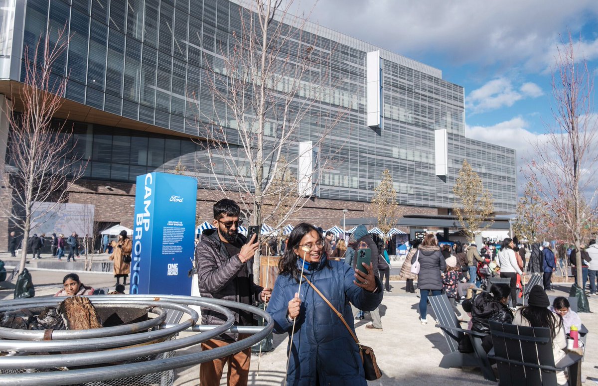 It was a beautiful weekend to open the new One American Road. Thanks to all who joined us in celebrating! We're looking forward to all the innovation and collaboration to come out of the new WHQ.

Like what you see? Make it your new office at careers.ford.com

#WeAreFord