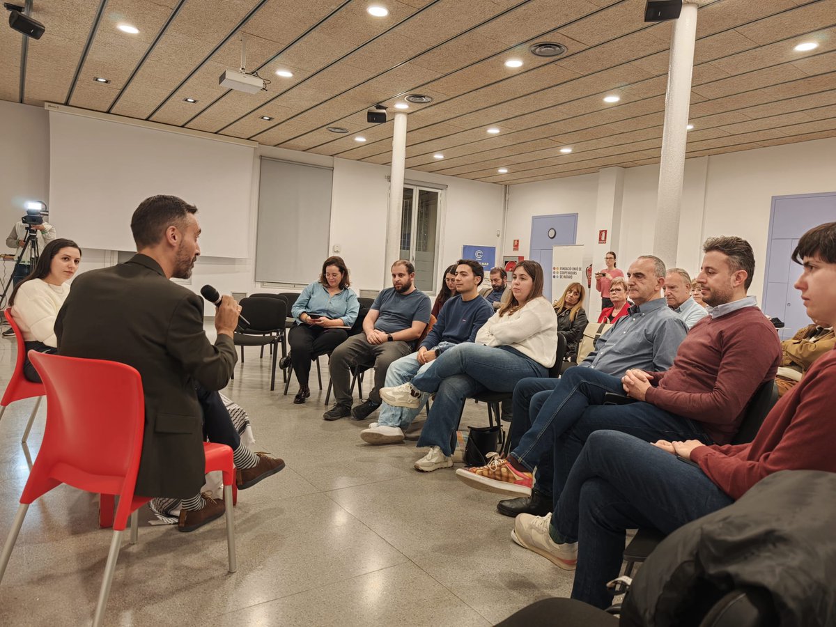 🗣️ «Hem de continuar denunciant el genocidi. Algú haurà de pagar pel que està passant»

🗣️ «La Unió Europea no pot seguir passiva davant els fets.» 

🕊️ El diputat al Parlament <a href="/AlbertoBondesio/">Alberto Bondesio Martínez</a> ha participat avui en un acte sobre Palestina a Mataró, amb <a href="/eugeniadipolito/">Eugenia Di Pólito</a>