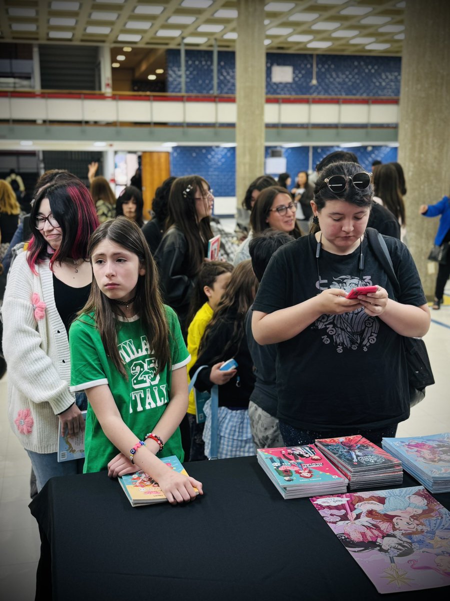 UdecBibliotecas's tweet photo. #SemanaDeLaNiñezYAdolescencia
Esta mañana disfrutamos del conversatorio “Dibujos con magia e historias que inspiran” con la ilustradora @Daniela_Thiers en #LaCentral. Actividad organizada por @ExtensionUdeC https://t.co/bt4b5JN3dZ