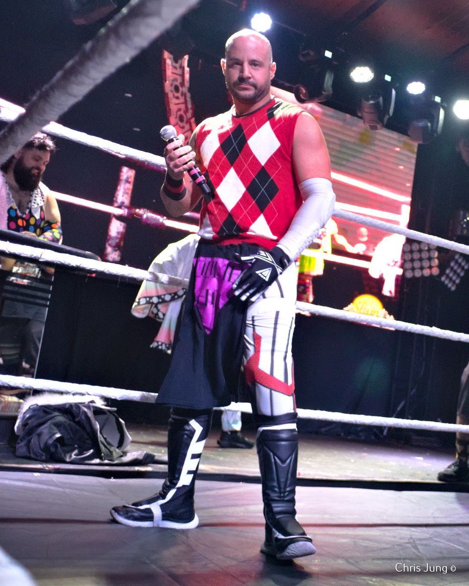 Rudo_Rampage's tweet image. Lost in a town that is not his own,  with familiar faces that are no longer familiar, what will Anton Voorhees do?
#Hoodslam #SlamTown @Hoodslam @link2futureftf