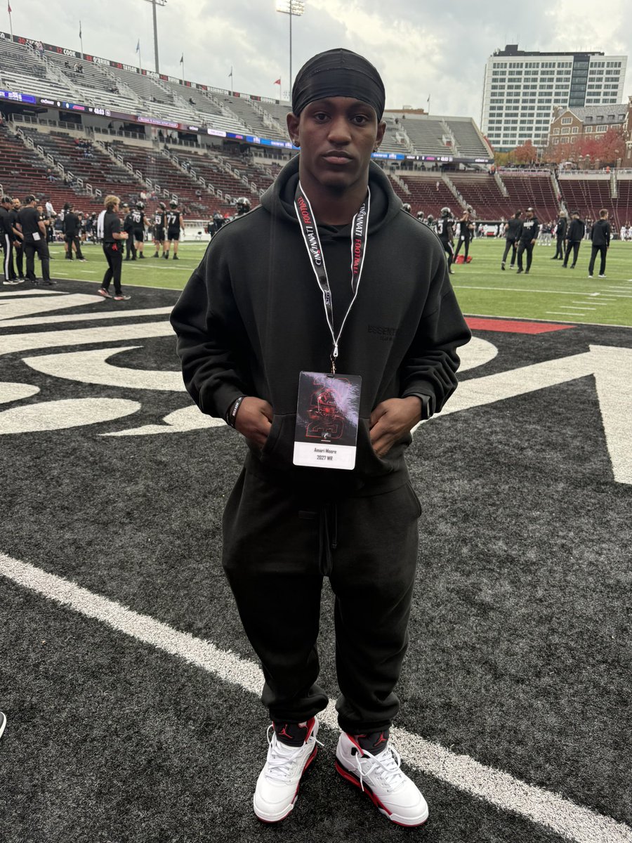 My GameDay visit <a href="/GoBearcatsFB/">Cincinnati Football</a> over the weekend was Super!  I appreciate the invitation and opportunity to meet coaches and players.  Can't wait to get back to Nippert Stadium.

<a href="/tygeeleach/">Tygee Leach</a> <a href="/silas_gleason/">Silas Gleason</a> <a href="/CoachSattUC/">Coach Satterfield</a> <a href="/Coachbg_qb/">Brad Glenn</a> <a href="/LNWildcatsFB/">LN Wildcats Football</a> <a href="/coach_mal/">Patrick Mallory</a> <a href="/KyleNeddenriep/">Kyle Neddenriep</a>