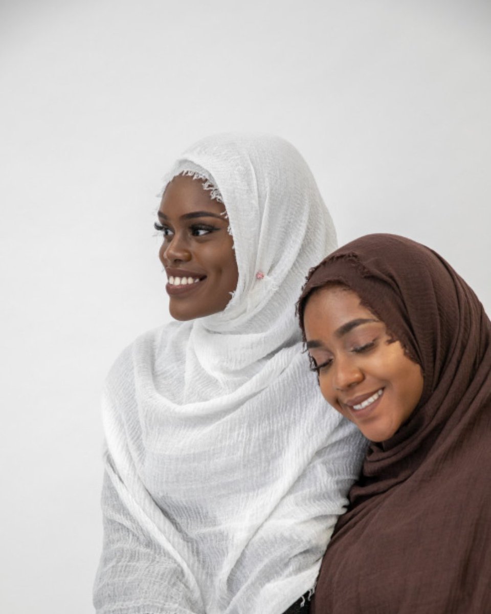 StrivingEmpire's tweet image. Malikah is your go-to crinkle shayla without the slip. Soft cotton, easy to wrap, and perfect for every occasion.

✔️ Wear snug or loosely draped
✔️ 75in x 35in
✔️ Non-slip, no pin needed

Shop now: StrivingForModesty.com
#TSEExperience #StrivingForModesty