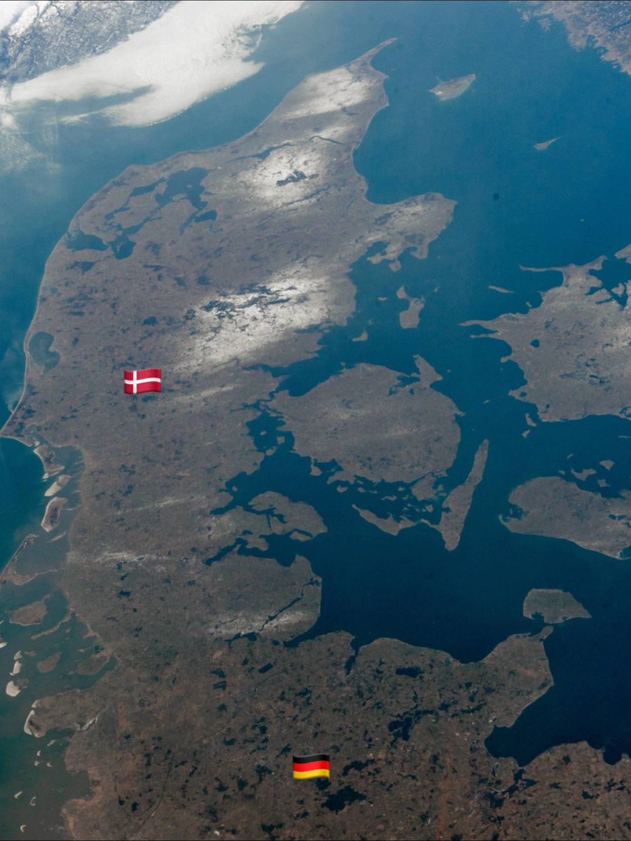 eeldenden's tweet image. Europe&apos;s internal borders disappeared because they were imaginary lines dividing the same people. The next step is to federalize