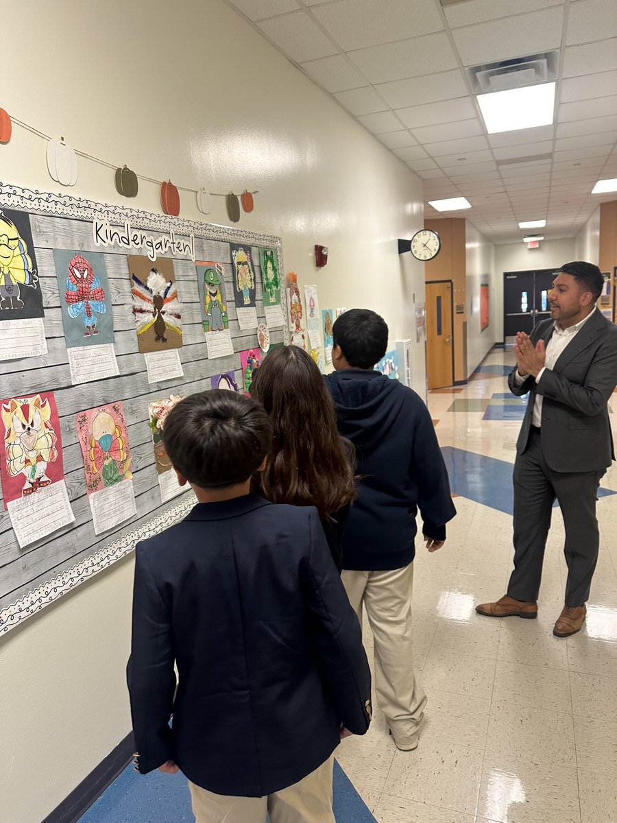 PathtoPinkston's tweet image. Proud moment at Arcadia Park! Our incredible Student Ambassadors led a powerful visit today with Trustee @JoeCarreon showcasing student leadership, campus pride, and the amazing learning happening every day. 💙@arcadiaparkele1 @Tanya_N_Shelton  #RII #BuiltIIWin #PoweredIIPerform