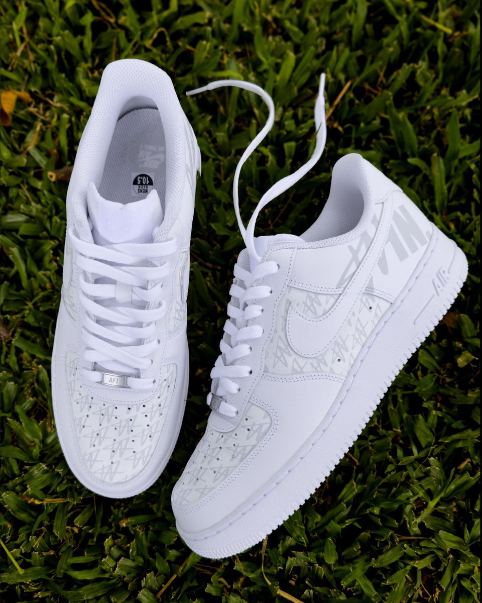 jamesdevos's tweet image. I made custom sneakers for @jakepaul. 
🔥👀 

What do we think?!