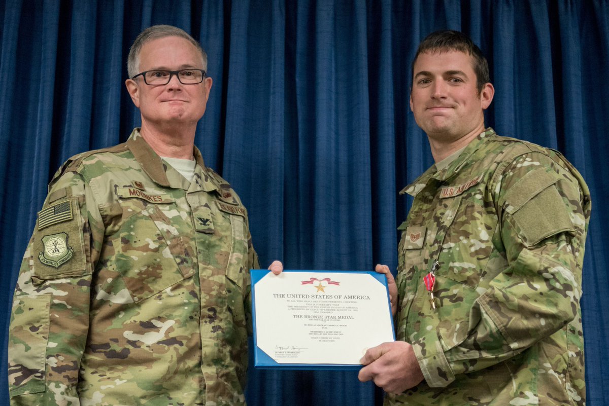 CombatControlFn's tweet image. Louisville, KY (OTD 2018): In a powerful demonstration of combat effectiveness, the 123rd Special Tactics Squadron recognized the extraordinary heroism of its Combat Controllers (CCT) and Pararescueman (PJ), awarding multiple Bronze Star Medals. #CombatController #BronzeStar