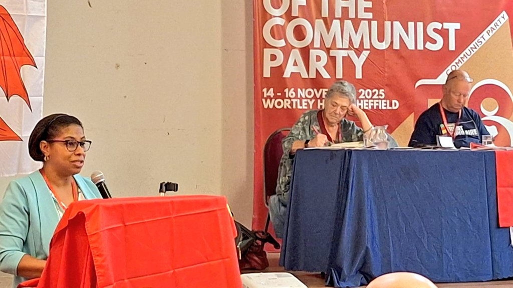 EmbaCuba_UK's tweet image. Ambassador @IsmaraWalter was honoured to address the 58th Congress of the @CPBritain. She extended warm, fraternal greetings and thanked all delegates for their principled, unwavering stance against the unjust US economic, commercial and financial blockade imposed on #Cuba.