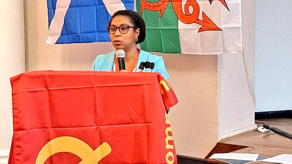 EmbaCuba_UK's tweet image. Ambassador @IsmaraWalter was honoured to address the 58th Congress of the @CPBritain. She extended warm, fraternal greetings and thanked all delegates for their principled, unwavering stance against the unjust US economic, commercial and financial blockade imposed on #Cuba.