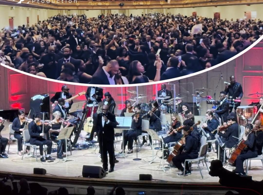 Tout bon konsè gen omwen 4 karakteristik :kalite prestasyon mizikal , bon prodiksyon teknik  , teni vestimantè e yon interaksyon reyisi ak piblik la .
Nu Look yèswa a nan #symphony hall , se yon bagay istokirik e m panse chak gwoup ayisyen ka imite sa !