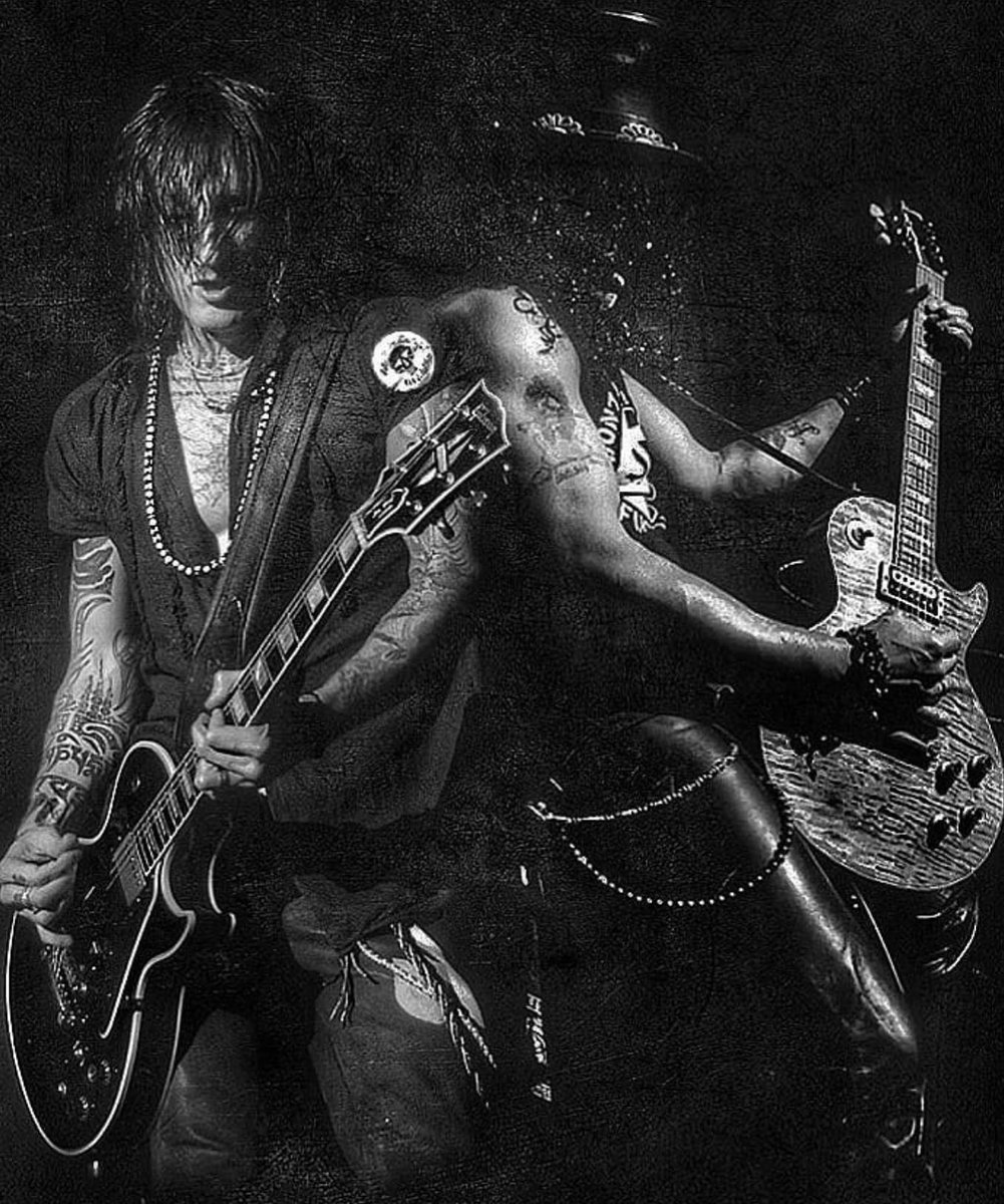 I whis a very happy 59th birthday to <a href="/gunsnroses/">Guns N' Roses</a> guitarist <a href="/richardfortus/">richardfortus</a> 😁😎🤘✌️🎩🎸
<a href="/Slash/">Slash</a> 
Photo: Credits to the owner
#gunsnroses #richardfortus #slash #happybirthday