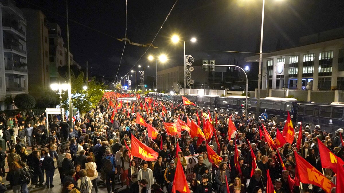 id_communism's tweet image. 📌 Thousands of people participated in the blocs of the Communist Party #KKE during the march towards the US Embassy in Athens, in commemoration of the 52nd anniversary of the Polytechnic Uprising. 

📌  The crowds shouted slogans against the imperialist policies of the United…