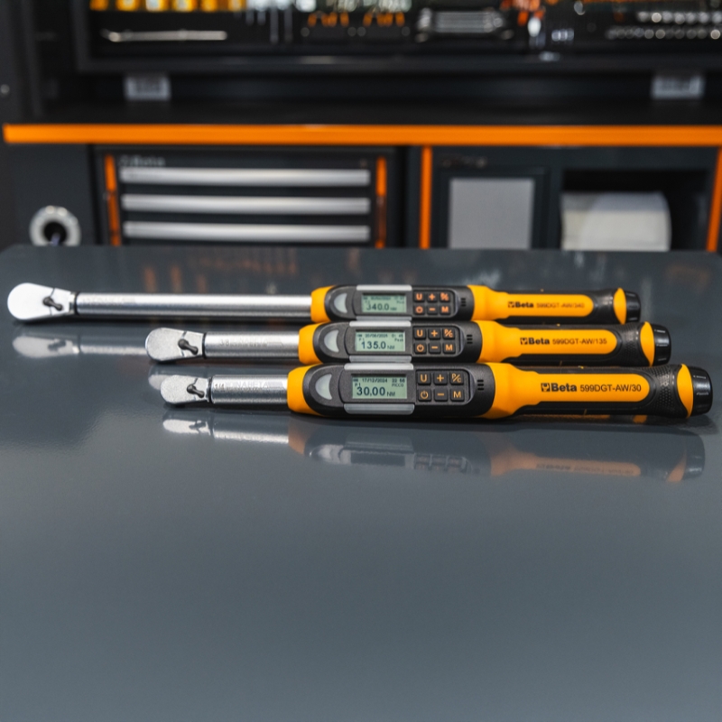 BetaToolsUK's tweet image. The new 599DGT-AW packs real-time wireless transmission, multi-mode torque + angle tightening, user tracking, and easy OK/NG results - all with a comfortable, nonslip handle. 💪

Ready to take your torque accuracy to the next level? 😏

#BetaTools #tools #toolsofthetrade