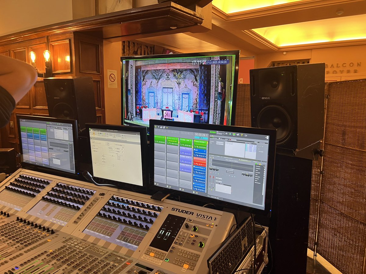 Jon_Curiel's tweet image. @GrossesTetesRTL à @LA_MICHODIERE pour les 100 ans du théâtre 🔥🔥🔥@RTLFrance