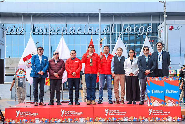 chnmperu's tweet image. El IPD aprobó S/ 89 millones en contrataciones directas para los Juegos Bolivarianos… ¡en solo 10 días! ⚠️ ¿Urgencia o falta de transparencia?
Lee más aquí 👉📰
[chnm.com.pe/2025/11/17/ipd…]

#IPD #ContralacionesDirectas #Perú #Transparencia #JuegosBolivarianos2025