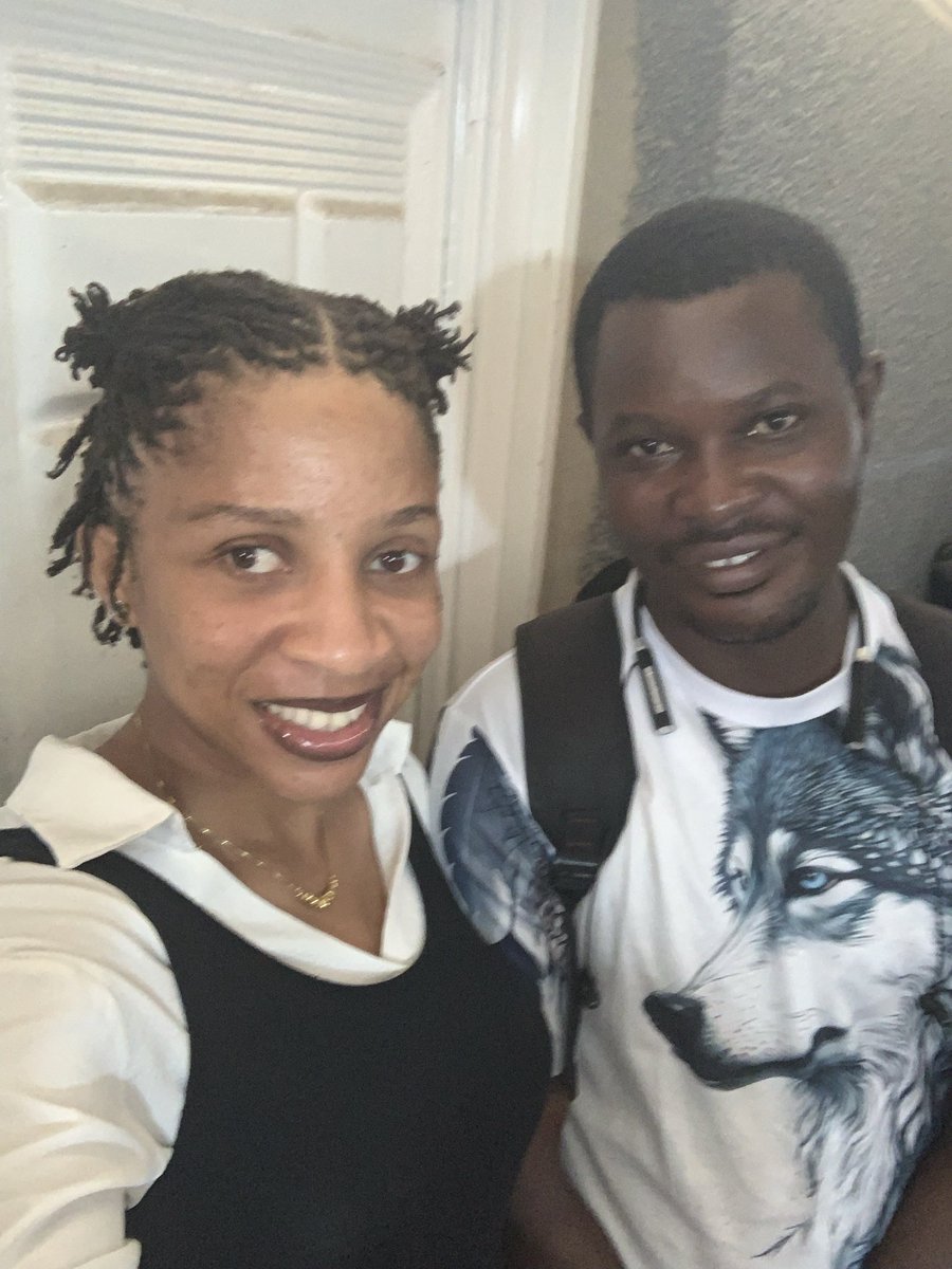 JesusLover_100's tweet image. 40 Days Challenge: Connect with 40 new people.

Day 5

Meet Mr Yemi 😌

A staff at OAU☺️

Registrar, Admin Office😊

Pleased to meet you sir!

I met Mr Yemi at health center, OAU ✌️

#meetingnewpeople #40dayschallenge #people #fun #omousenmj