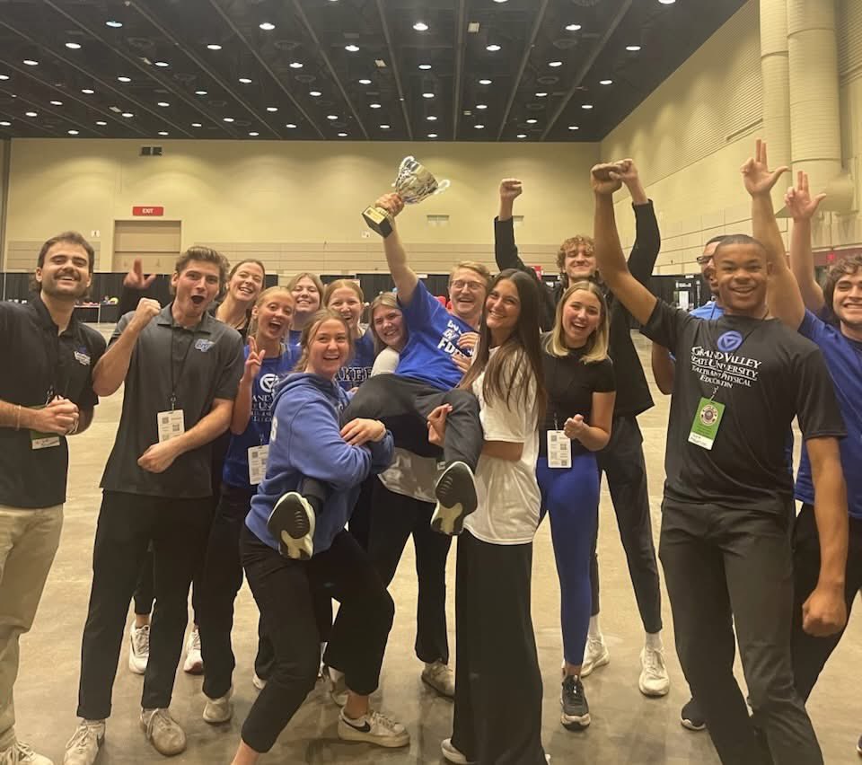 MAHPERDMichigan's tweet photo. The Grand Valley HPE Club was well represented at the recent SHAPE Michigan convention.  Thank you for your dedication to our profession! https://t.co/0vQ4KEQGWD