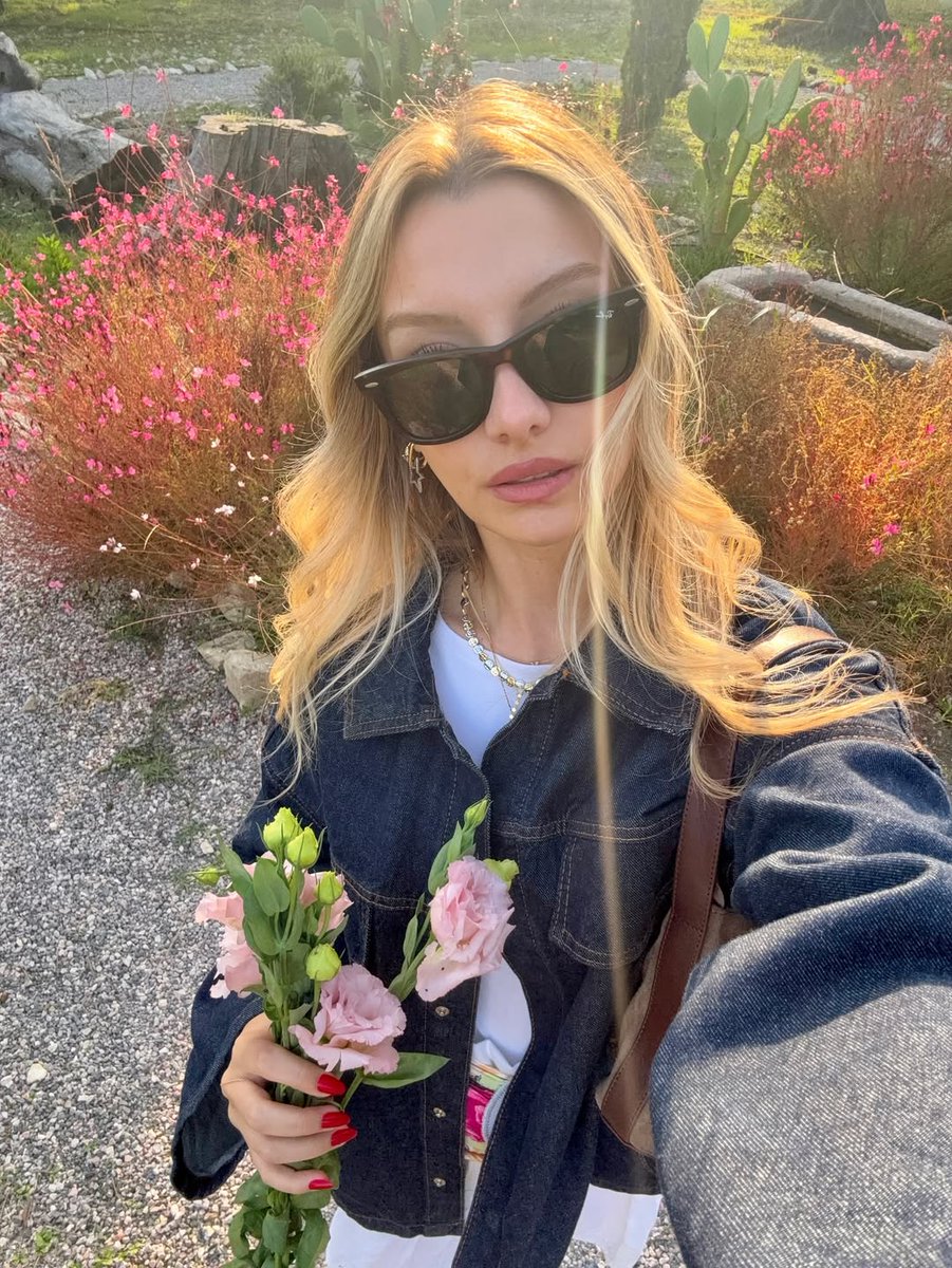 May my mood be as bright as the sunshine every day.☀️☀️😌