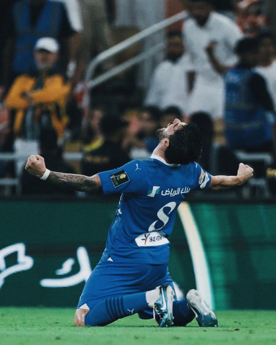 جعلها تبطي سنينك الكرويه مع الهلال ياروبن 💙