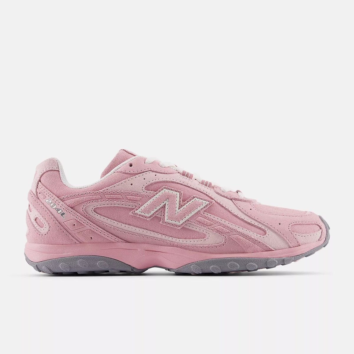 Ashopaholic23's tweet photo. New Balance 204L 🎀 https://t.co/KvEqJnwGWz