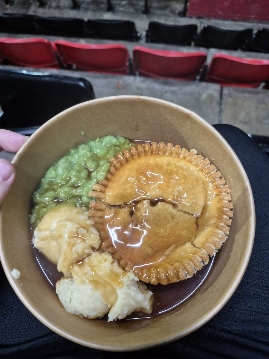 We may have a new high-flyer in the Snack Bar Stakes 👀

Hats off to <a href="/StockportTownFC/">Stockport Town FC</a> for this excellent offering 😍