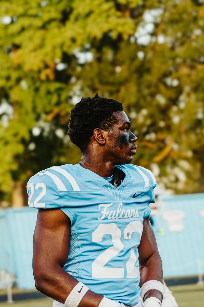 Full senior year highlight tape is now on hudl!  3.5 gpa 6'0 190lb 2 year starter 4.73 40 305 bench 435 squat 265 power clean
hudl.com/video/3/180448…

#georgiaeliteclassic 
#Linebackerprospect 
#westrowanfootball
#agtg
#onelove