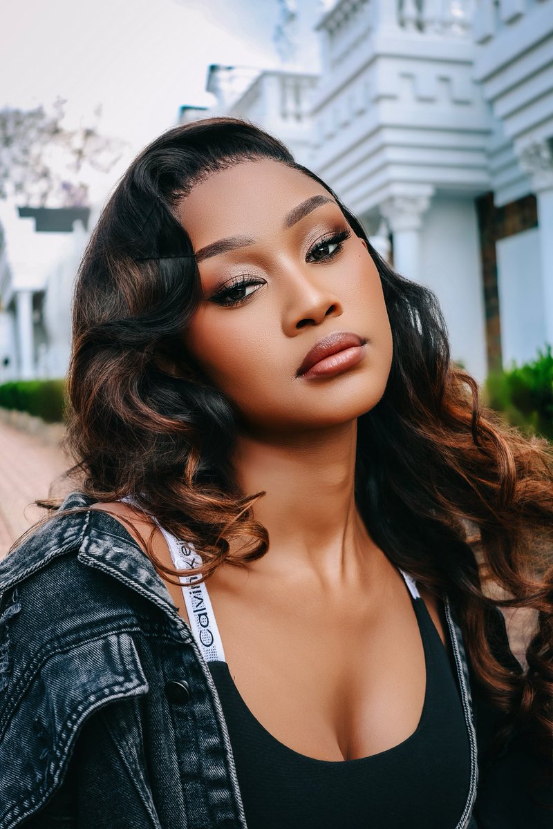 Bhengu_Khaya's tweet image. Editorial energy only,no flash needed 😎
Model : Tumelo Matlala 
Photographer: @bhengu_studios
Brand : @CanonRSA 
#lensonme #canonr8 #canonrsa