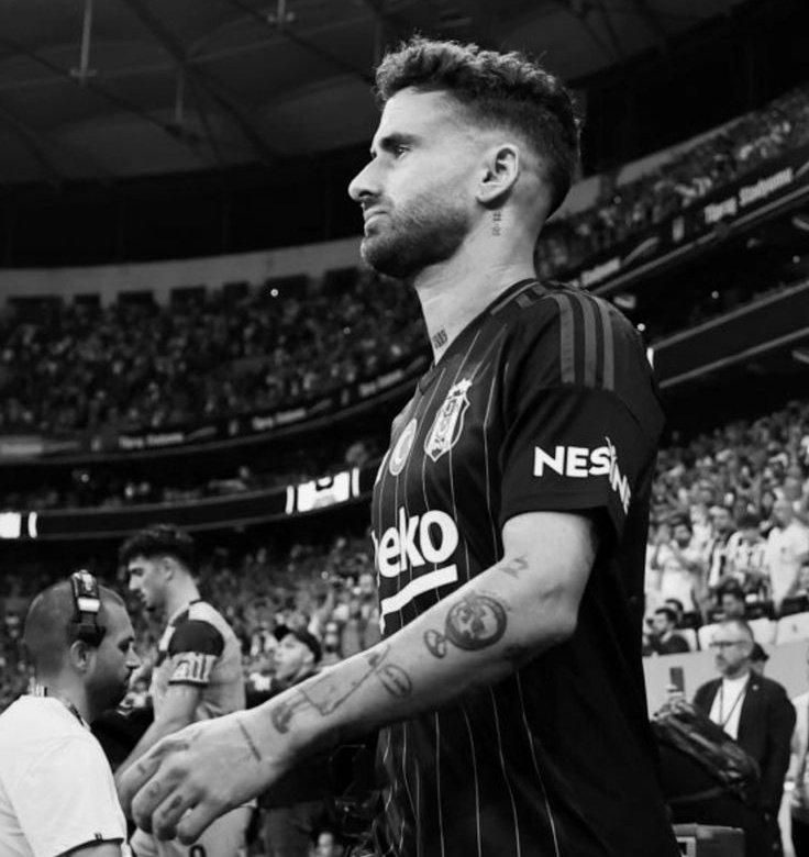 Yarin lutfen bizi hayal kirikligina ugratma amk savunacak halimiz yuzumuz kalmadi lutfen