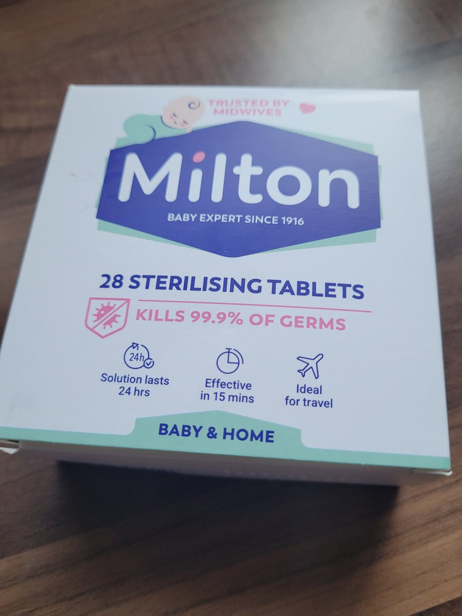 Charlyf_81's tweet image. My cat loves the smell of Milton! #CatsOfTwitter #Cats 🐈 😻 🐈‍⬛️