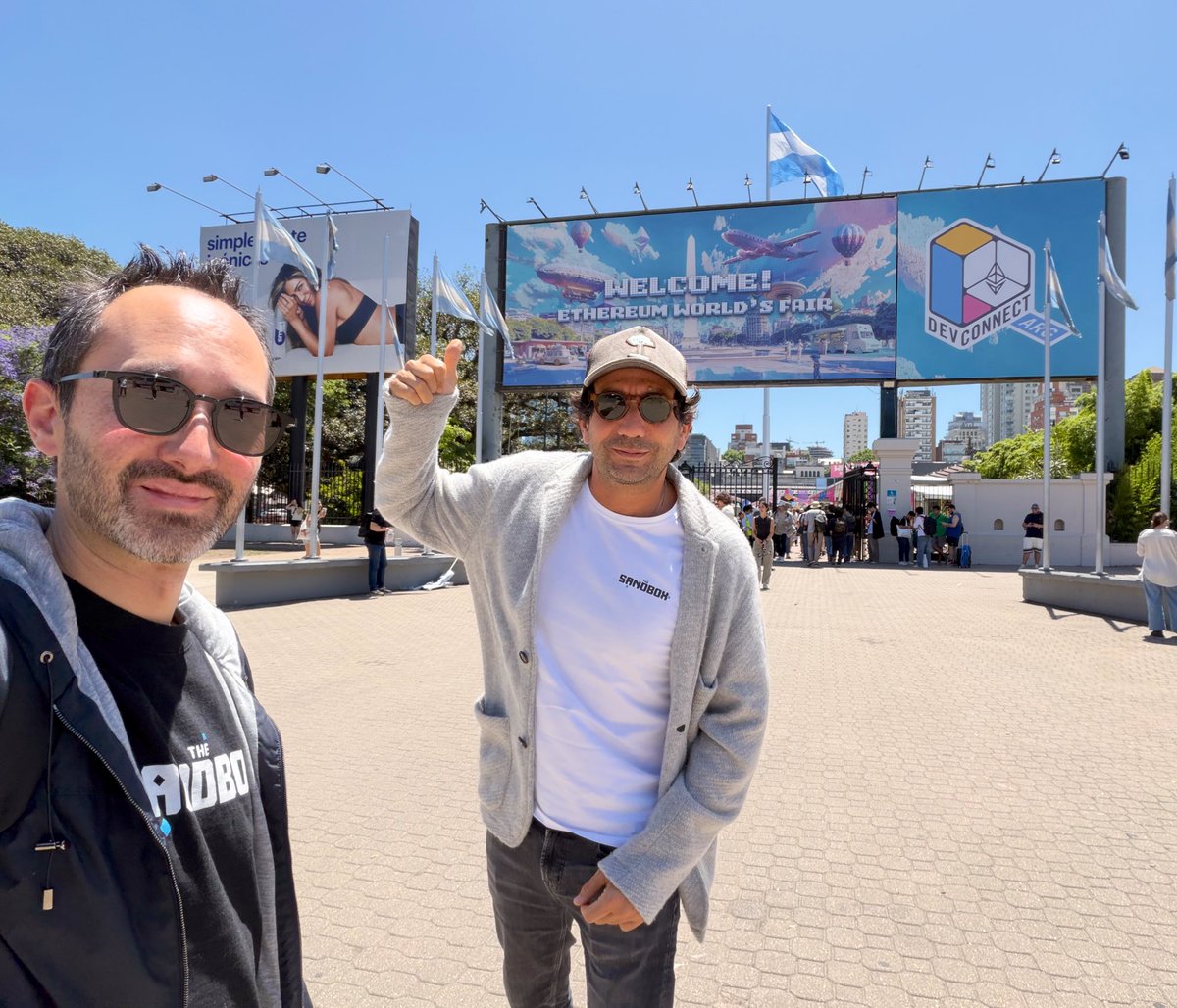 borgetsebastien's tweet image. 🤗 The Sandbox Co-Founders reunited at @EFDevcon