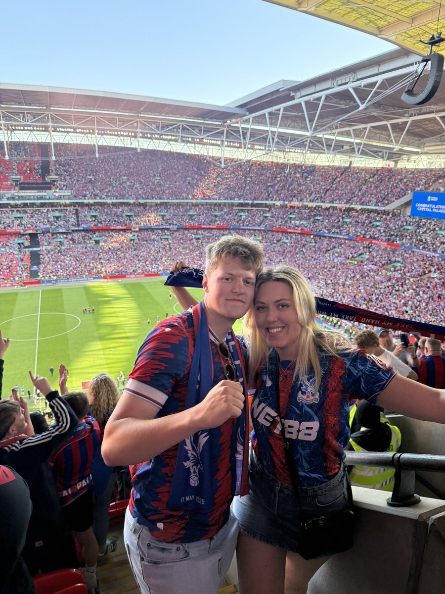 xmeganrichards's tweet image. Memories to last a lifetime ❤️💙 #CPFC 

Happy 6 months to all who celebrate 🦅
