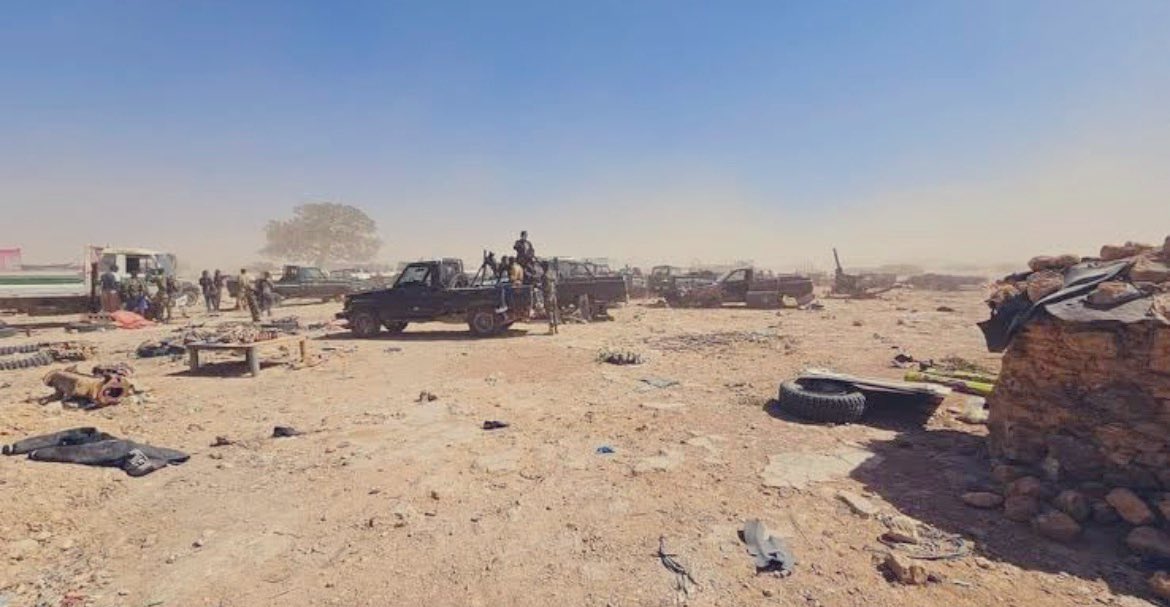 WDSomUnity's tweet image. Report. FRESH Clashes Erupt in Somaliland’s Zeila Area. 

Fresh fighting has broken out in the breakaway region of SOMALILAND with new clashes reported in the ZEILA locality of the Awdal region. 

According to local sources, 7  Somaliland militiamen were killed after armed groups…