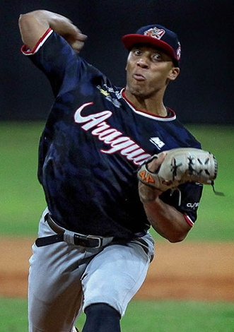 #TigresdeAragua anuncia la firma de Solomon Bates, el lanzador derecho ya tiene experiencia con el conjunto Aragueño. 
#LVBP