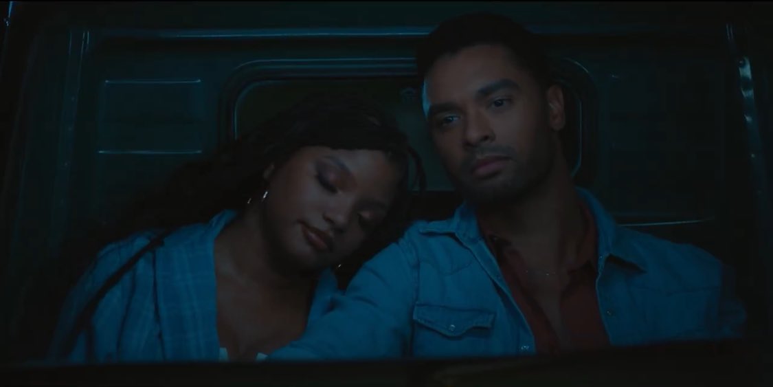 tracklist's tweet image. A beleza de Halle Bailey e Regé Jean-Page no trailer do filme &quot;Eu, Você &amp;amp; Toscana&quot;. 😮‍💨

Estreia em abril de 2026 nos cinemas.