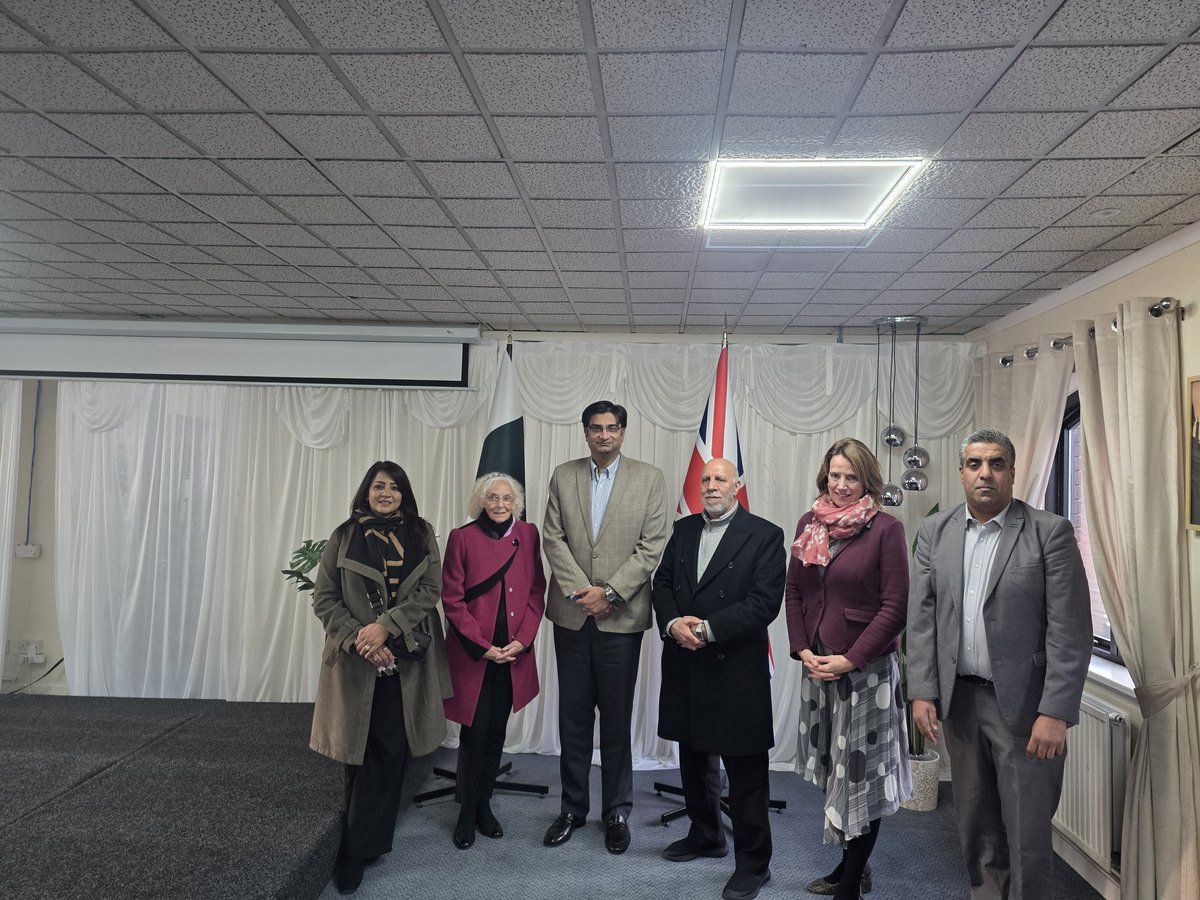 baber007's tweet photo. Great meeting @fahadamjad90, Consul General @PakInBirmingham. Productive discussions reaffirmed our shared commitment to our communities. Thank you for the warm hospitality. The @brumlibdems look forward to a positive partnership. #PakistanConsulate #LibDems https://t.co/jO9IRERntv