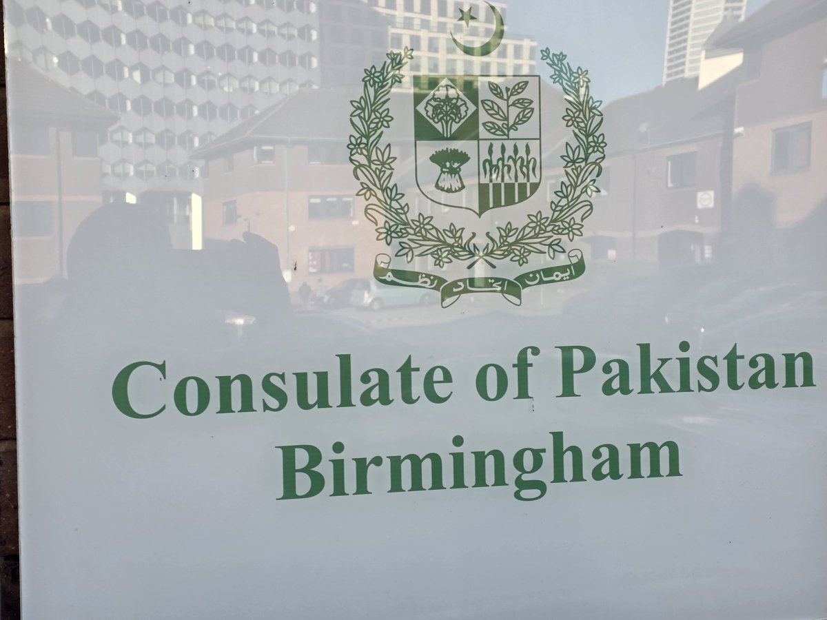baber007's tweet photo. Great meeting @fahadamjad90, Consul General @PakInBirmingham. Productive discussions reaffirmed our shared commitment to our communities. Thank you for the warm hospitality. The @brumlibdems look forward to a positive partnership. #PakistanConsulate #LibDems https://t.co/jO9IRERntv