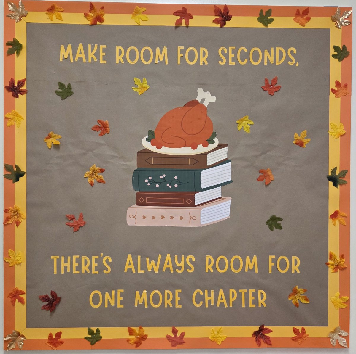 ConnLibrary's tweet image. 🦃 Are you ready for Thanksgiving?
These festive boards and book displays around Conn Library sure make it look like we are! 🍂📚

#ThanksgivingReady #connlibrary #waynestatecollege #librarylife