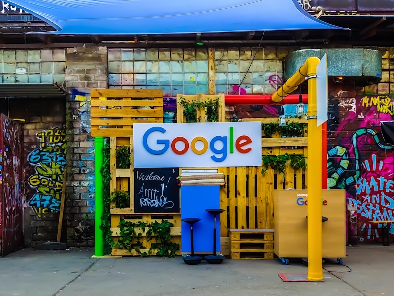 dataprix's tweet image. ⚡ Latencias de Vector Search comparadas:

Snowflake SQL: 10-30s ❌
BigQuery: 2-5s ⚠️
Databricks Vector Search: 100-500ms ✅
Pinecone: 10-50ms ✅✅

Para RAG/LLMs, necesitas &amp;lt;100ms

Tu warehouse tradicional NO va a funcionar

🔗 tinyurl.com/25vb6vpa

#VectorSearch #RAG #LLMs