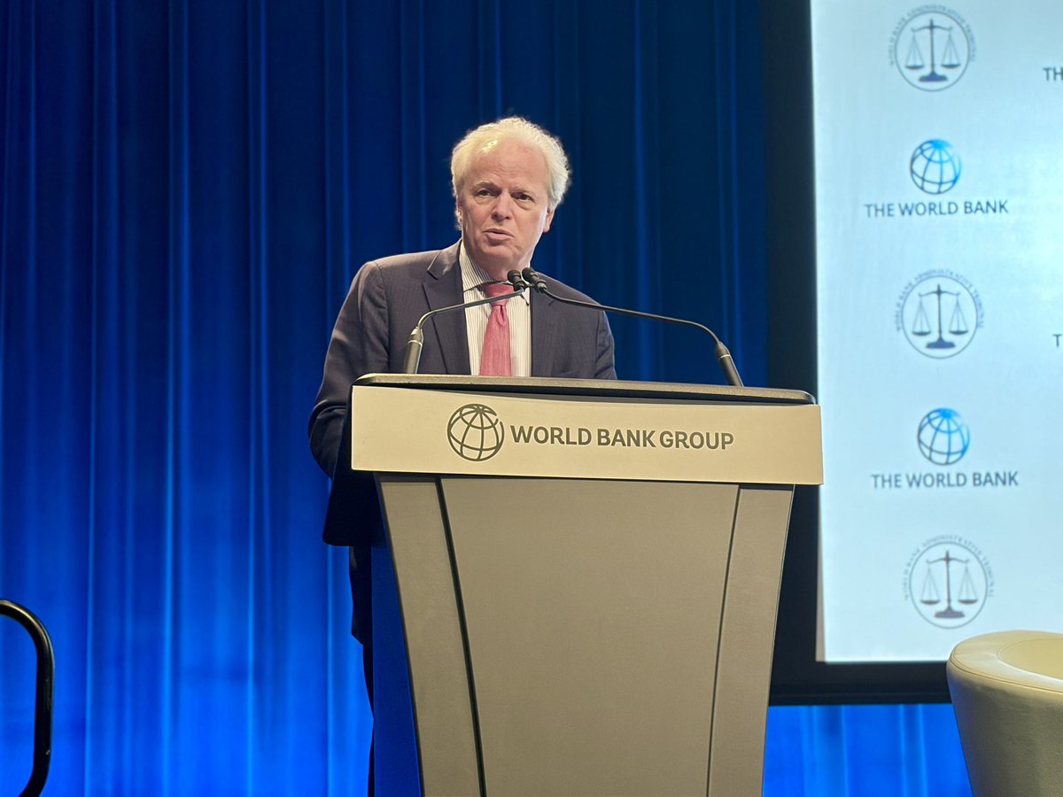 Axel van Trotsenburg tweet media