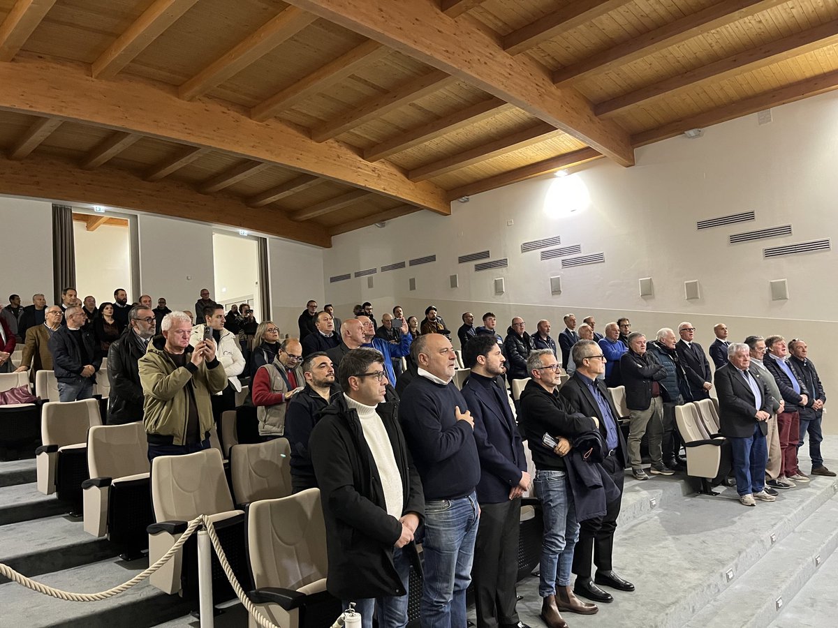 gasparripdl's tweet photo. In provincia di Avellino, ad #Andretta, incontrando militanti e sostenitori insieme a Fulvio Martusciello, Tullio Ferrante e i candidati di @forza_italia, abbiamo parlato di ‘aree interne’ per le quali da sempre abbiamo promosso politiche di crescita e sviluppo. https://t.co/Cnstay0wWI