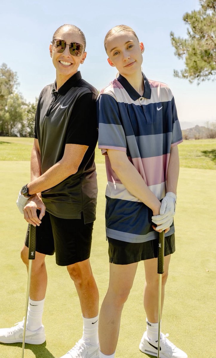 salt3dwounds's tweet image. they’re biological family😭