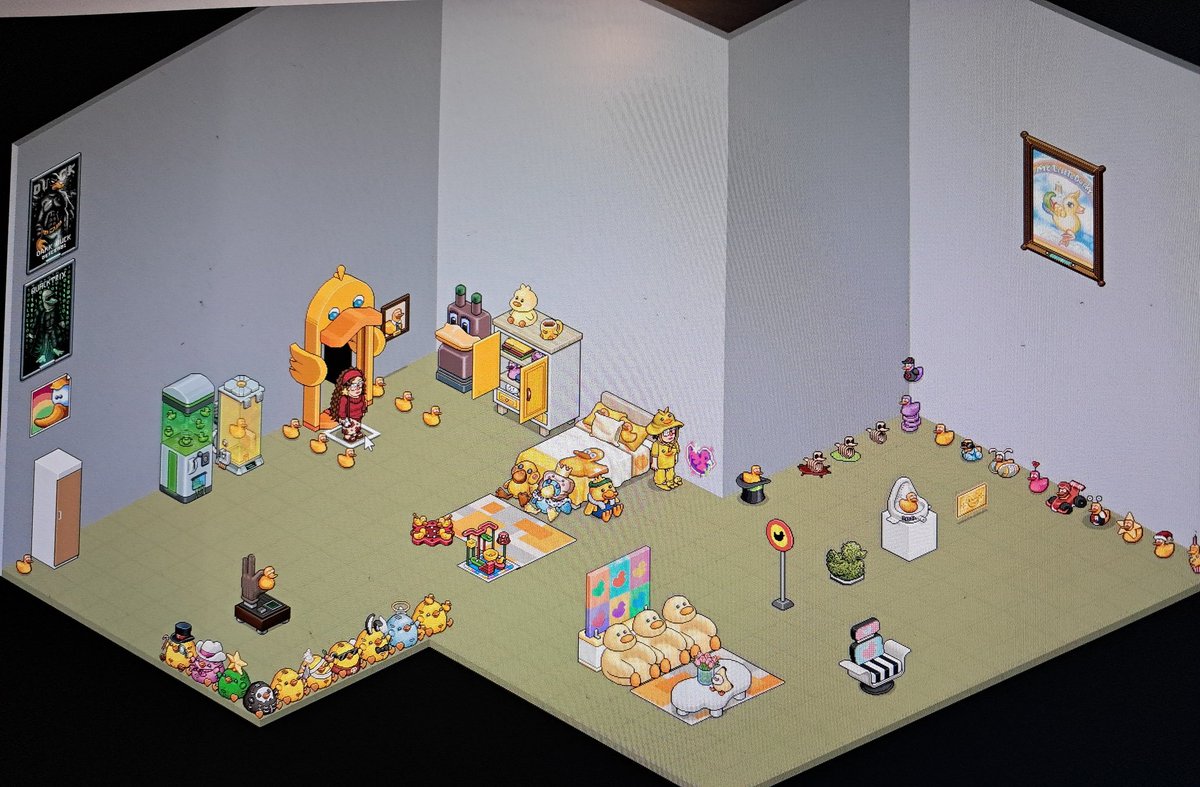 minafaceira's tweet photo. Evolução do quarto de coleção de patos 🐥 #habbo https://t.co/TdqMeD1mlm