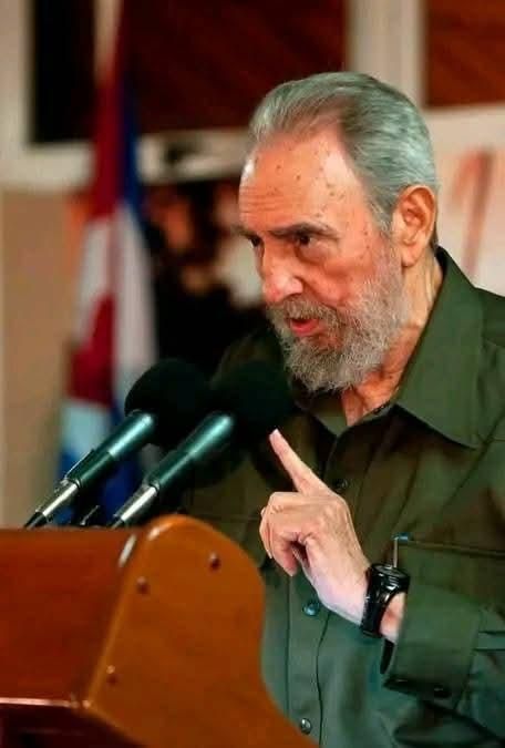 enpaciego's tweet image. 🔥 #Fidel: “Los pueblos del mundo pueden resistir las agresiones imperialistas.” Su voz sigue siendo guía de lucha y esperanza. #UEBENPACiegodeAvila #LatirAvileño