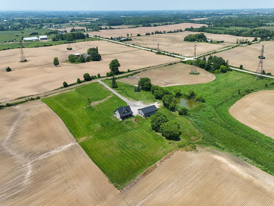 *COUNTRY TRANQUILITY*  CASH CROP FOR SALE!
farmmarketer.com/listing/fm/200…

Farm Type: Cash crop
Acreage (Total): 100
Province: Ontario
Agent: Andy Tulloch

#Findyourdreamproperty #farmmarketer #farmrealestate #farmrealtor #cdnfarmers #farmlifeisthebest #farm365 #canadarealestate
