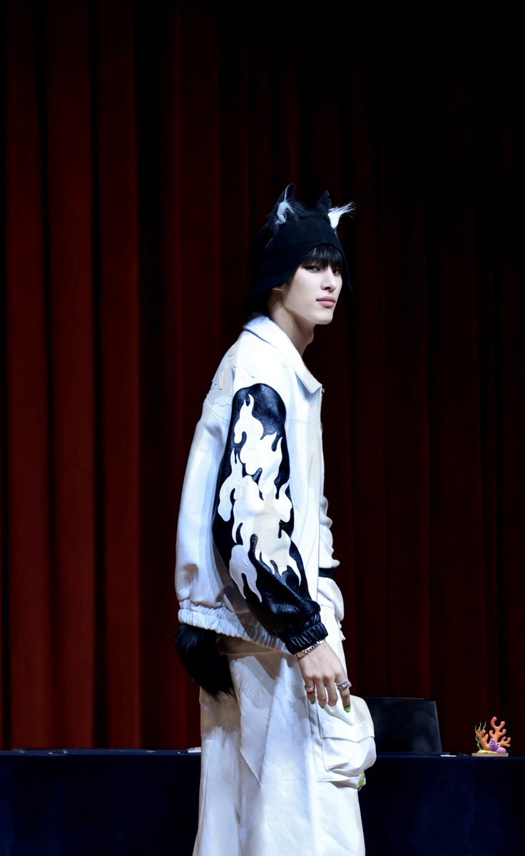 251115

🐺

#82MAJOR #82메이저 
#윤예찬 #YECHAN