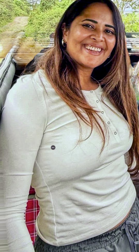 Anasuya New Saree collections Hot Anasuya | iiQ8 Entertainment