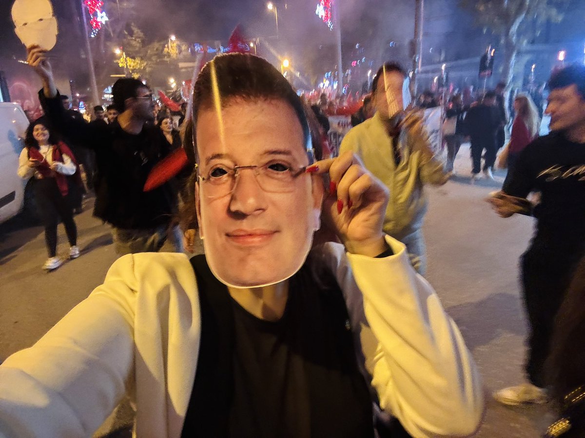 <a href="/CAOIletisim/">Cumhurbaşkanlığı Aday Ofisi</a> 🤓 buradayız başkanım.