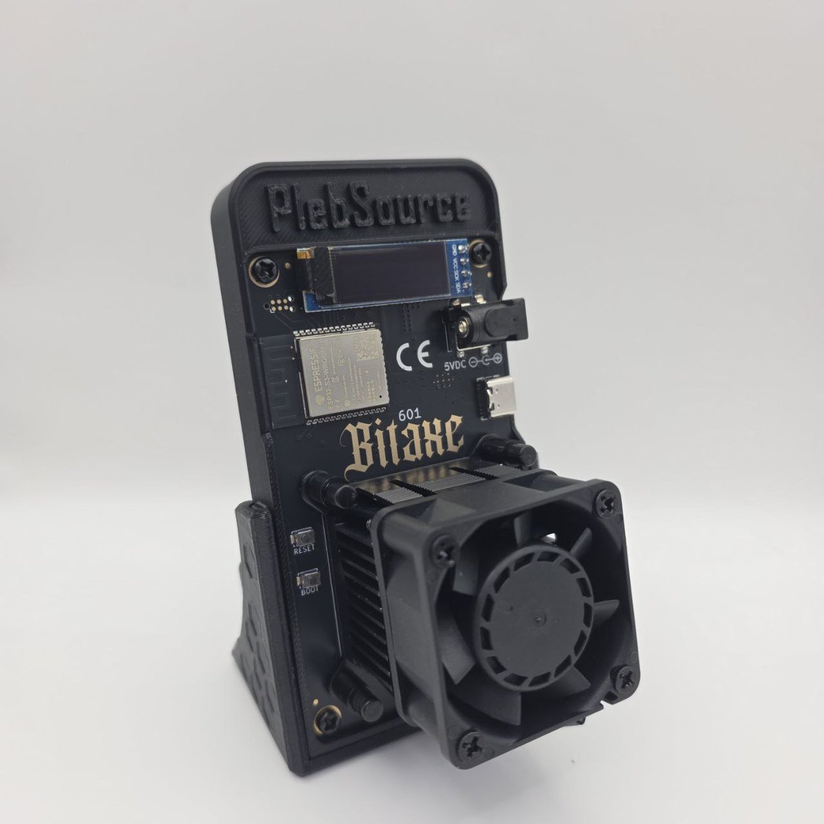 PlebSource's tweet image. 🚨🚨GIVEAWAY ALERT🚨🚨

To celebrate 5k followers, PlebSource is giving away 1 Bitaxe Gamma 601 with an upgraded 8A power supply, perfect for overclocking! 

To Enter:
1. Follow @PlebSource!
2. Reply with how BTC has helped you or someone you know!
3. HYDRATE (as is tradition)🥤…