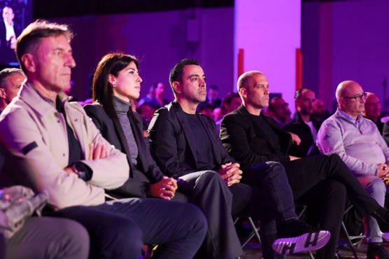ManagingBarca's tweet image. ❗️ Xavi joins the campaign for the Barça elections. 

The former Barça coach supported Víctor Font's official launch with his presence.

[@sport]