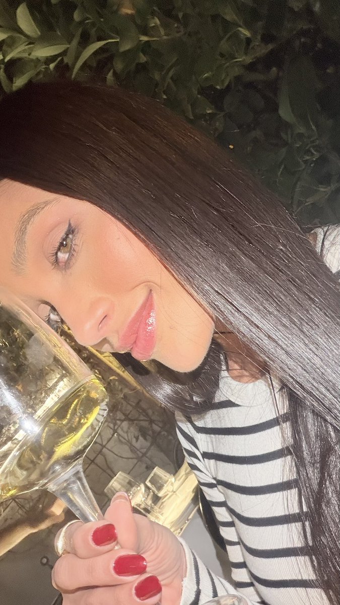 evapachecod's tweet image. ciao itália, primeiro dia e eu já tô me passando é cedo kkkkkk 🇮🇹✨✨